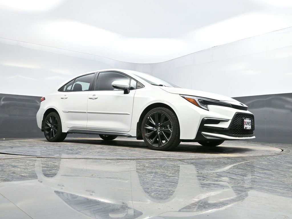 Used 2023 Toyota Corolla SE image 32