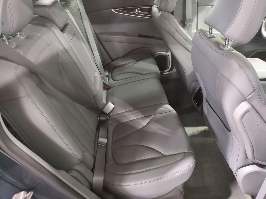 Certified 2021 Lincoln Nautilus Reserve w/ Equipment Group 201A image 31