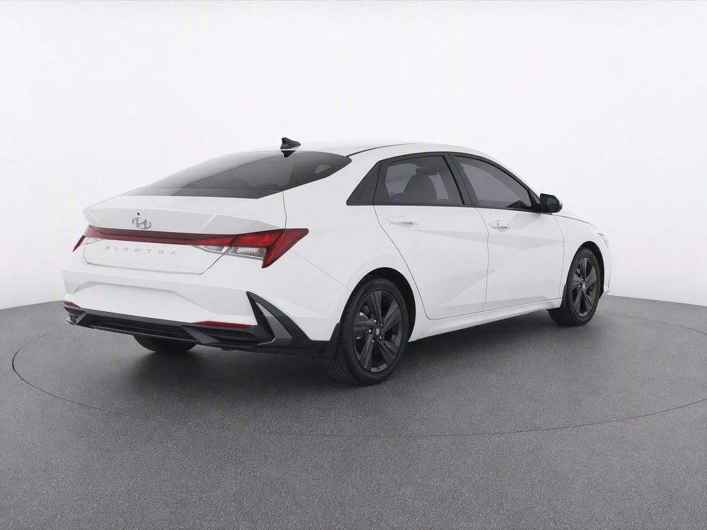 Used 2022 Hyundai Elantra SEL w/ Convenience Package FWD image 6