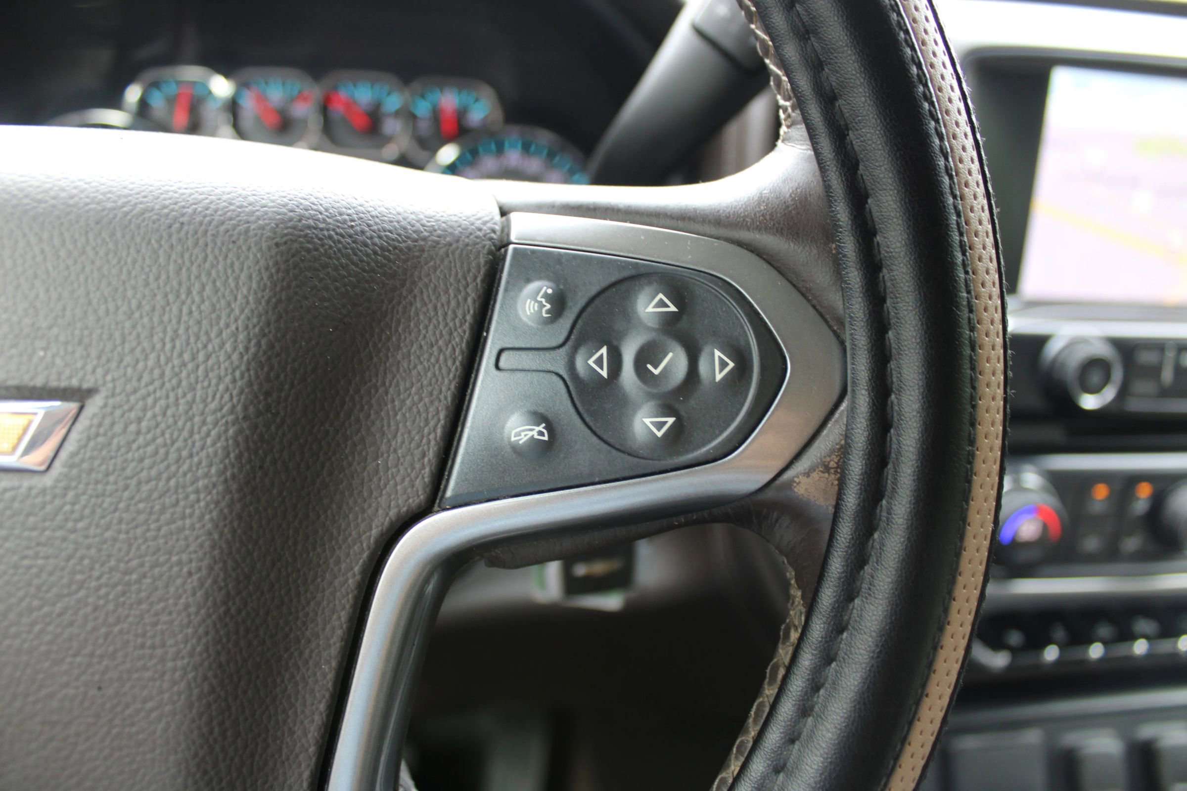 Used 2015 Chevrolet Silverado 3500 LTZ w/ Duramax Plus Package image 9