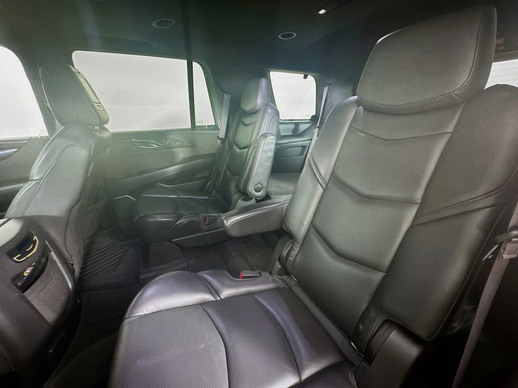 Used 2016 Cadillac Escalade Platinum image 26