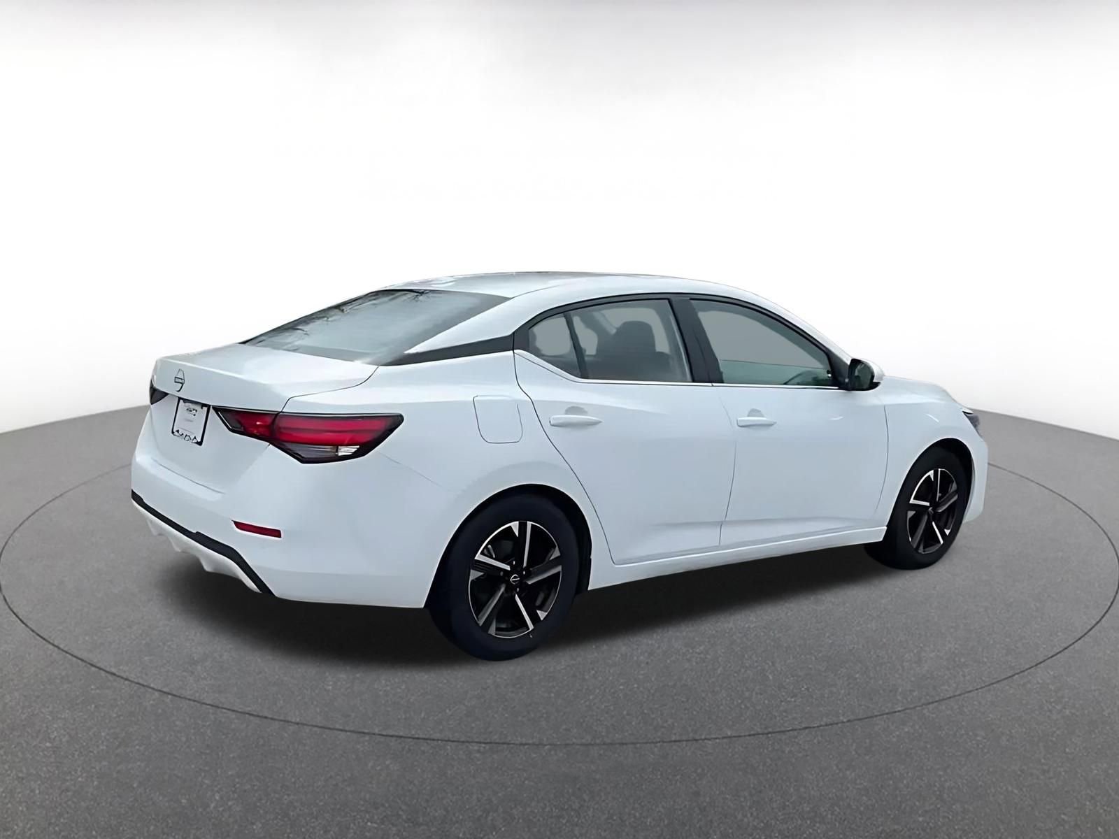 Used 2025 Nissan Sentra SV image 14