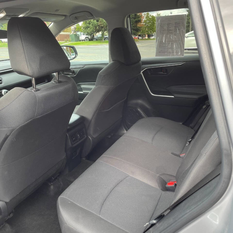 Used 2024 Toyota RAV4 LE image 11