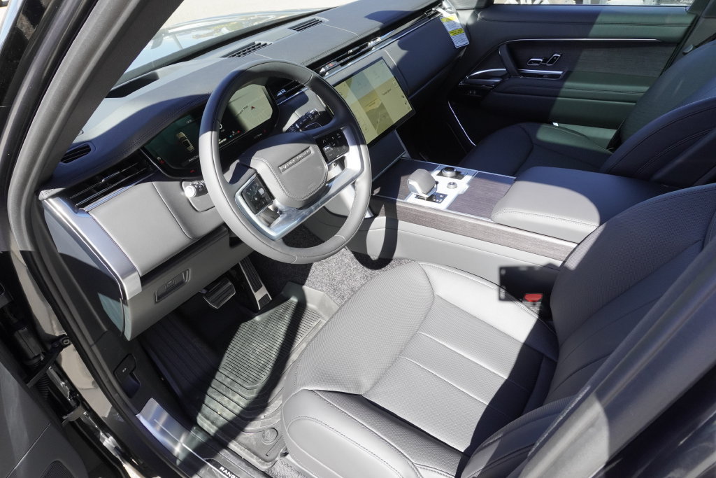 New 2027 Land Rover Range Rover Long Wheelbase SE AWD/4WD image 18
