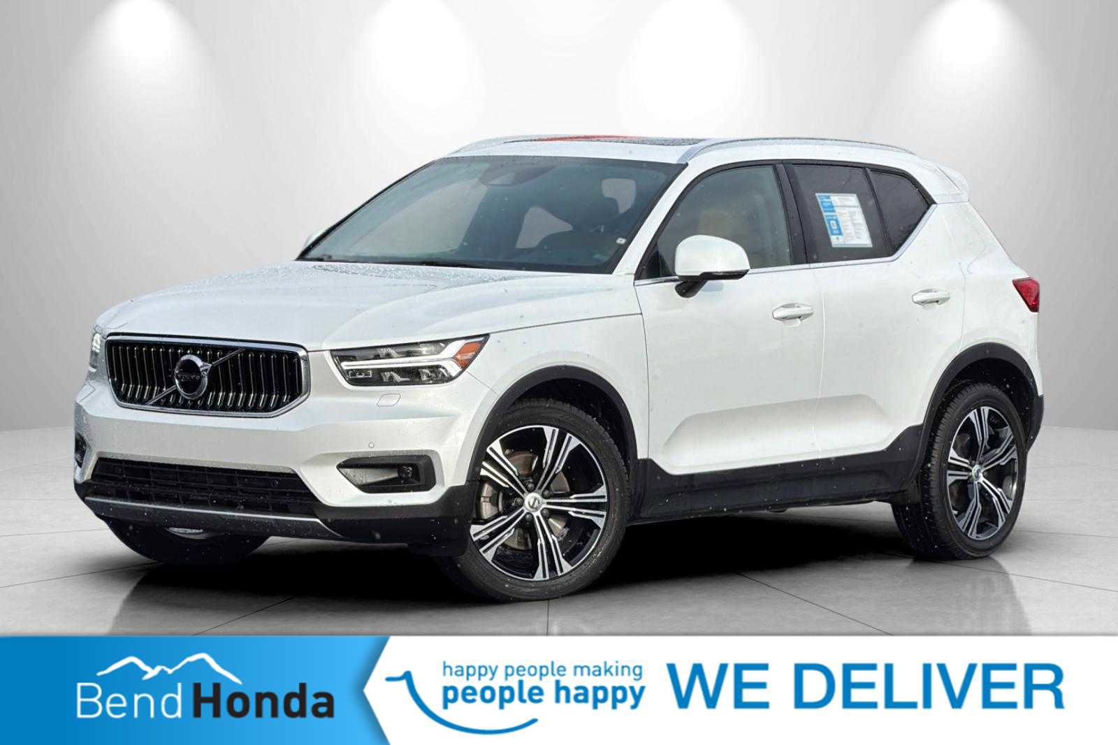 Used 2022 Volvo XC40 T5 Inscription w/ Climate Package image 1