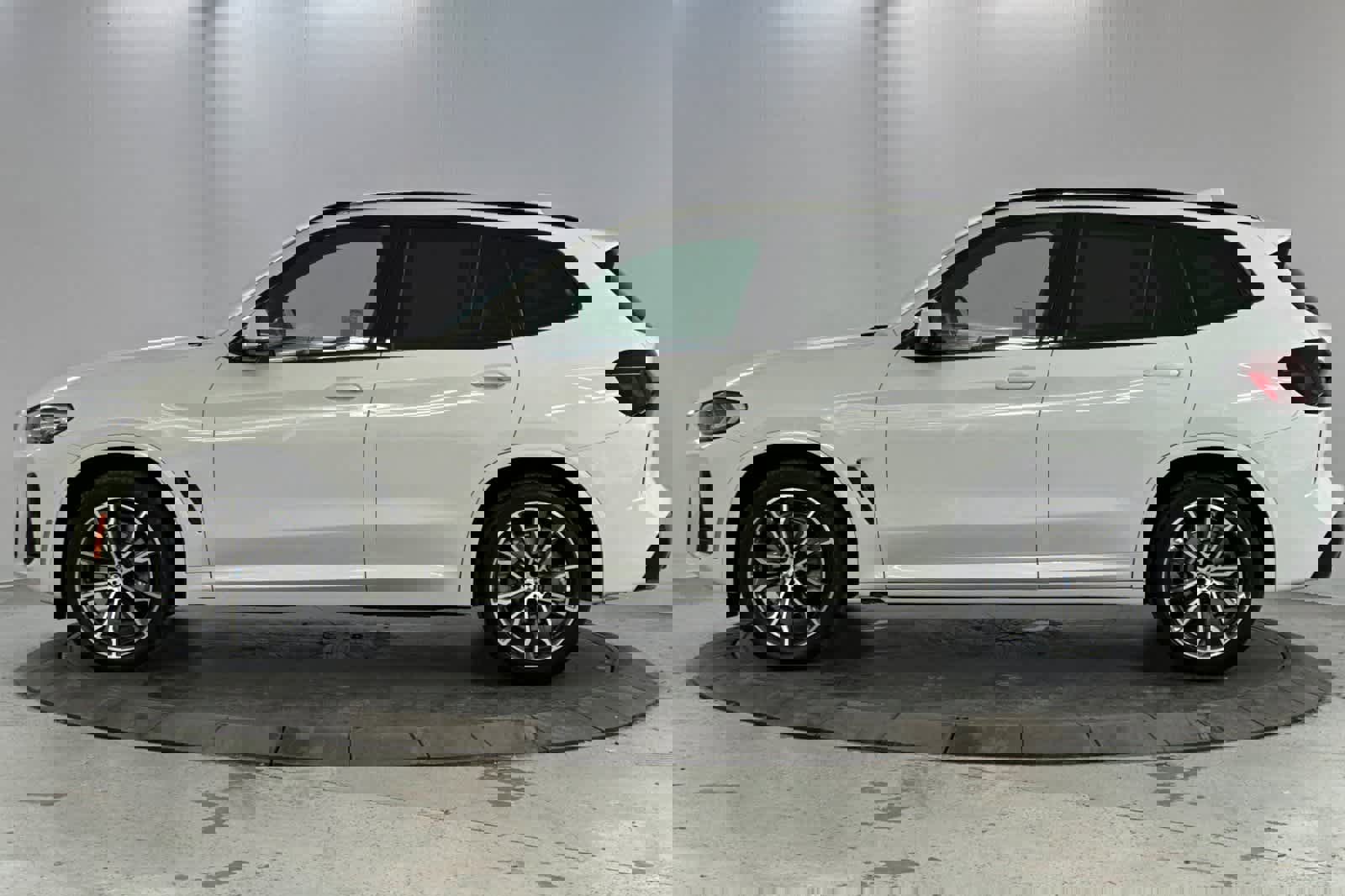 Used 2022 BMW X3 xDrive30i w/ M Sport Package 2 image 5