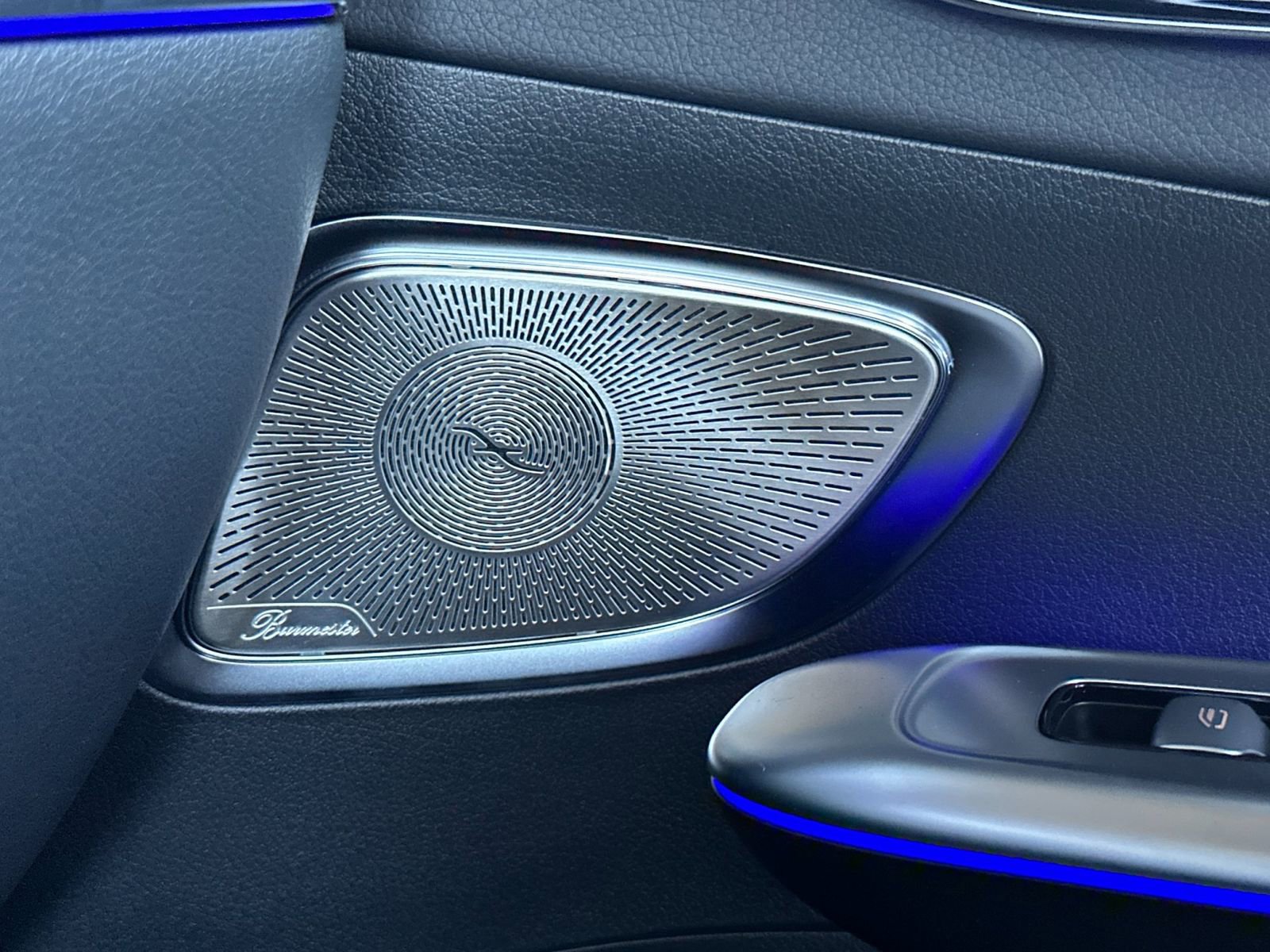 New 2025 Mercedes-Benz C 300 4MATIC Sedan image 18