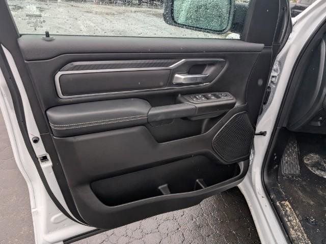 New 2026 RAM 1500 4x4 Crew Cab image 7