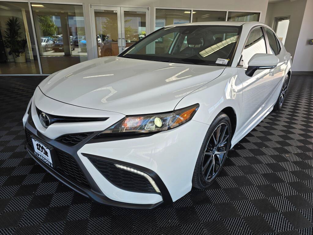 Used 2023 Toyota Camry SE AWD/4WD image 7