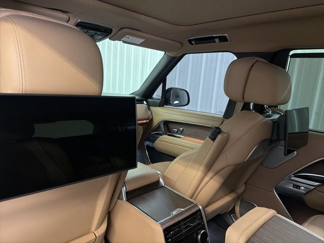 Used 2025 Land Rover Range Rover Long Wheelbase Autobiography AWD/4WD image 15