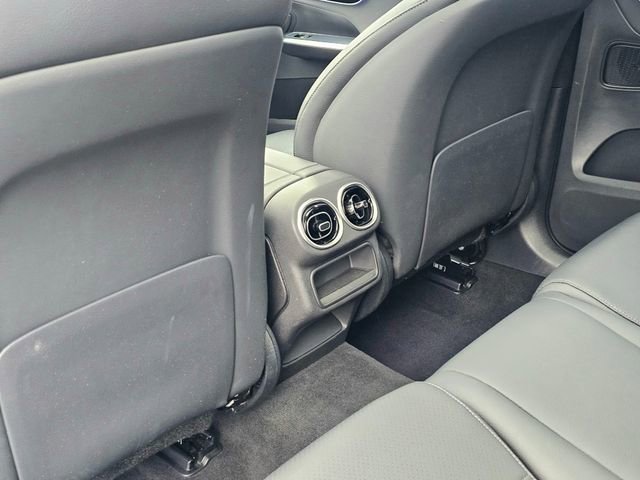 Used 2024 Mercedes-Benz GLC 300 4MATIC image 23