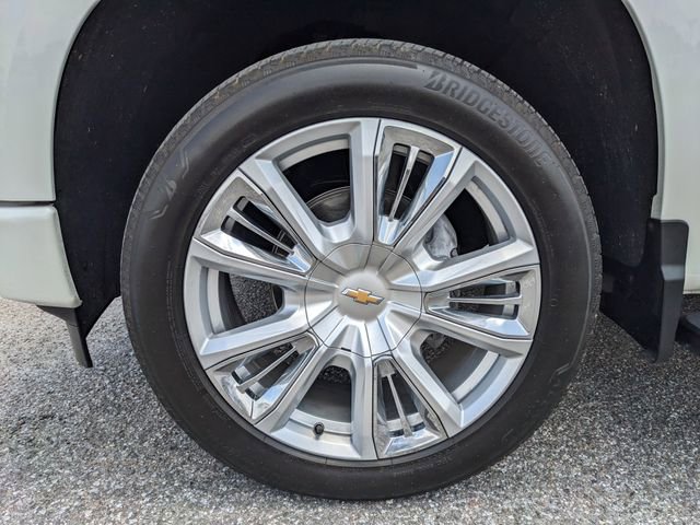 Used 2025 Chevrolet Silverado 1500 High Country w/ High Country Premium Package AWD/4WD image 7