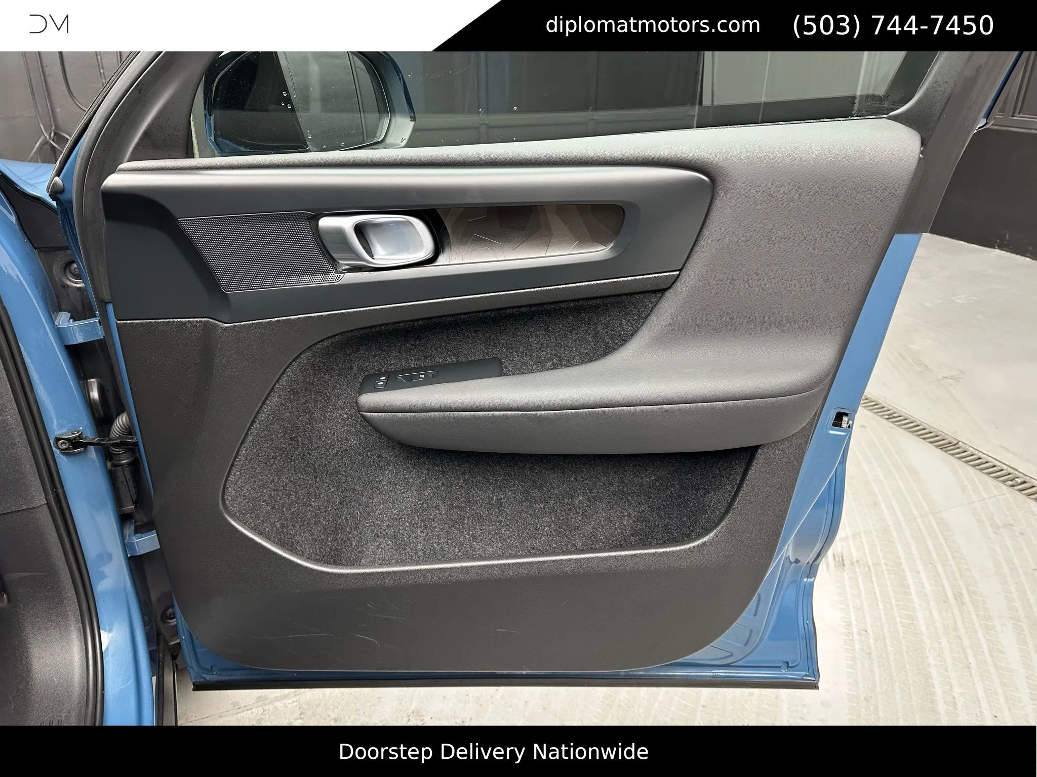 Used 2023 Volvo XC40 Recharge Core image 24