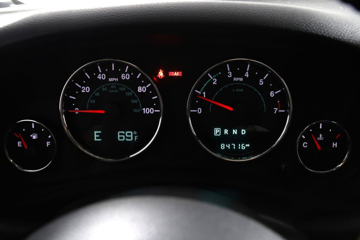 Used 2017 Jeep Wrangler Unlimited Sahara AWD/4WD image 15