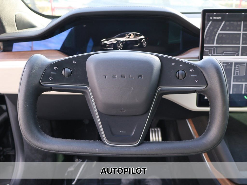 Used 2021 Tesla Model S Plaid image 3