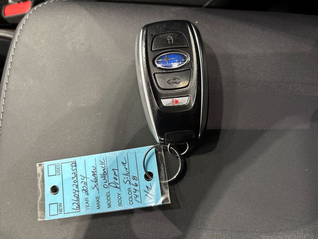 Used 2024 Subaru Outback Premium AWD/4WD image 37