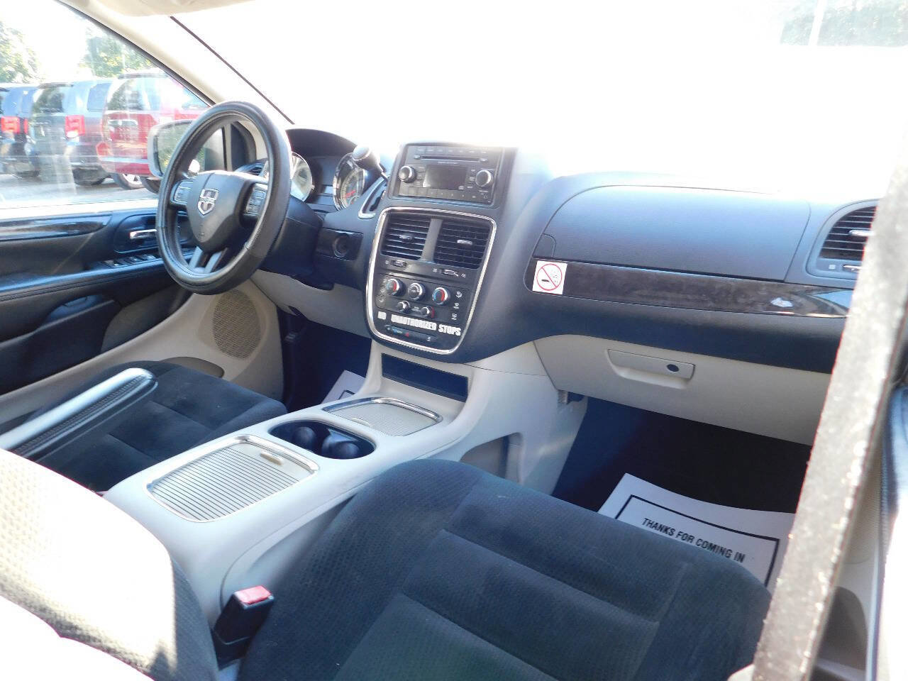 Used 2016 Dodge Grand Caravan SXT image 31