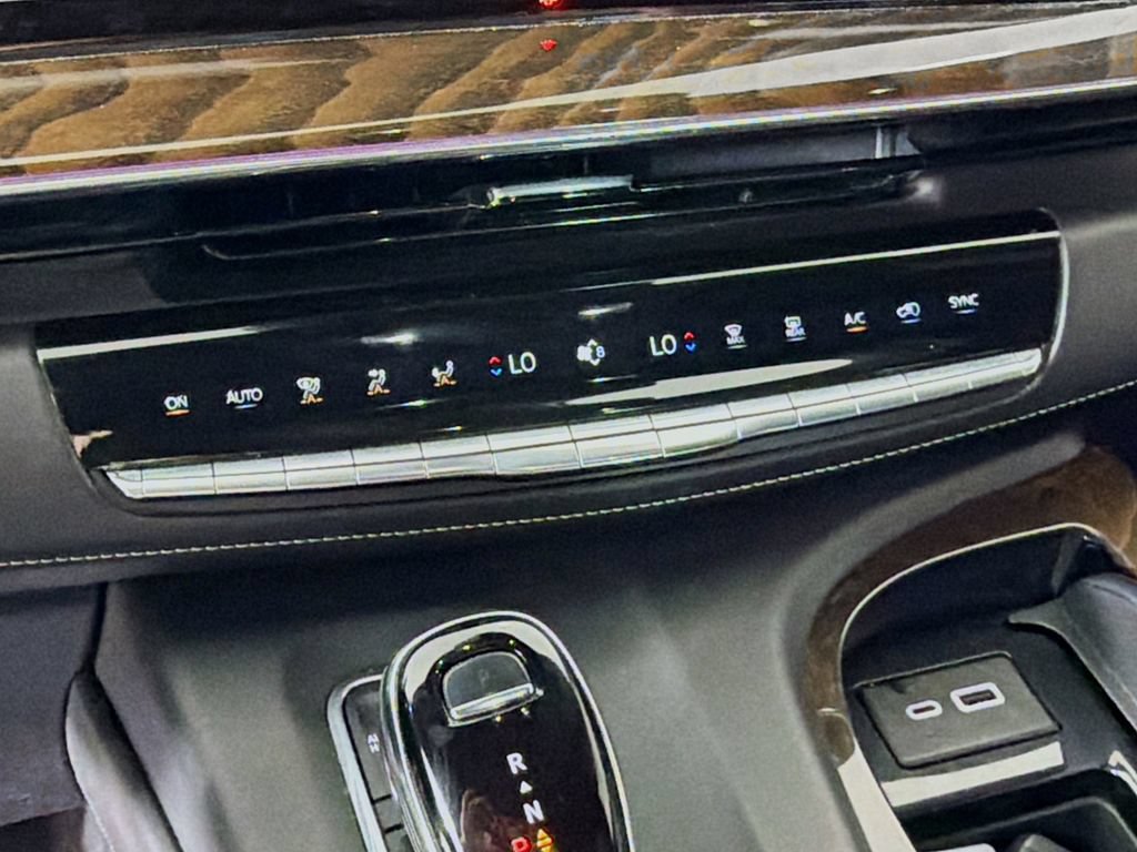 Used 2023 Cadillac Escalade Sport Platinum w/ LPO, ONYX Package AWD/4WD image 45