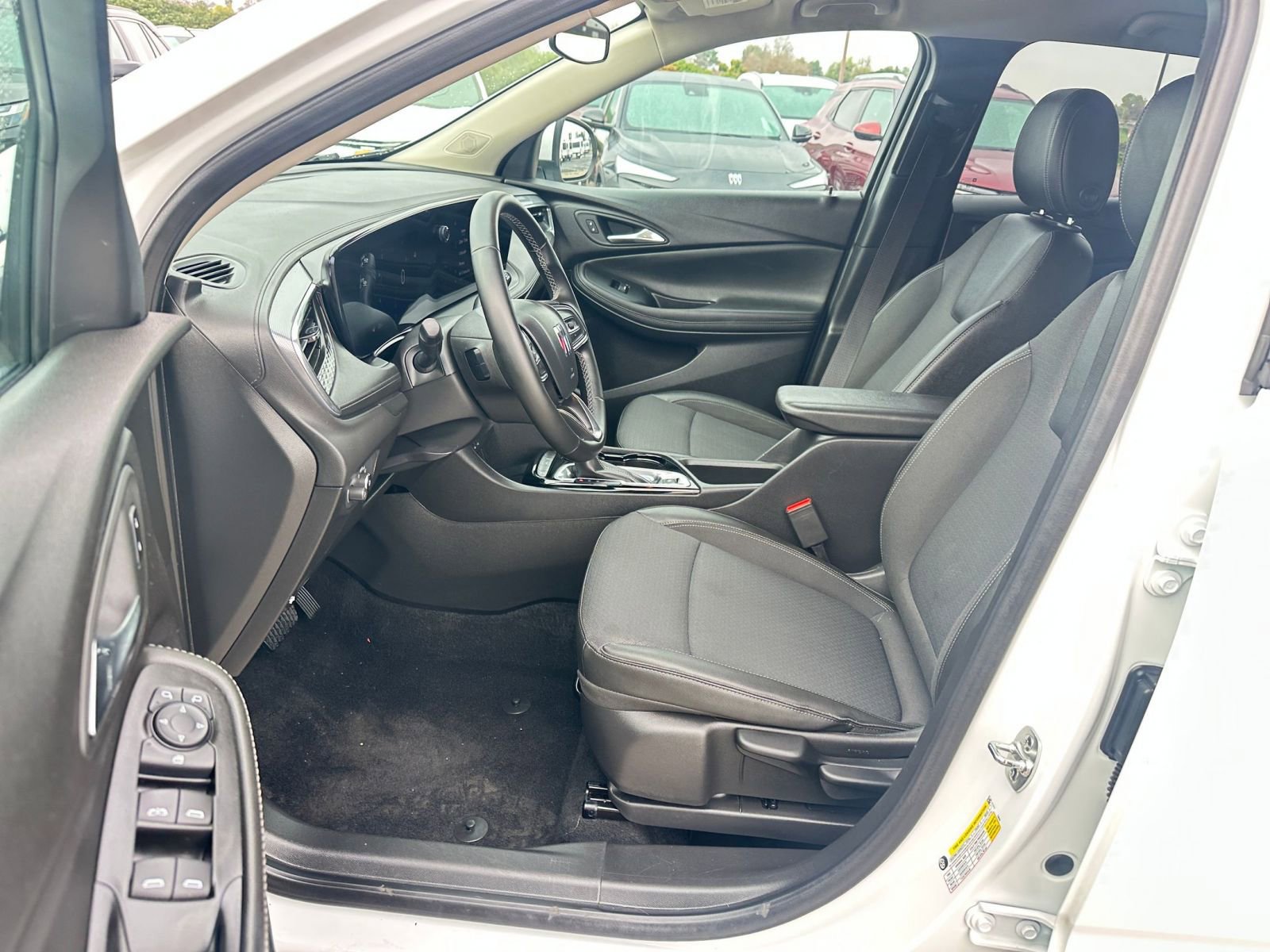 Used 2025 Buick Encore GX Preferred image 27