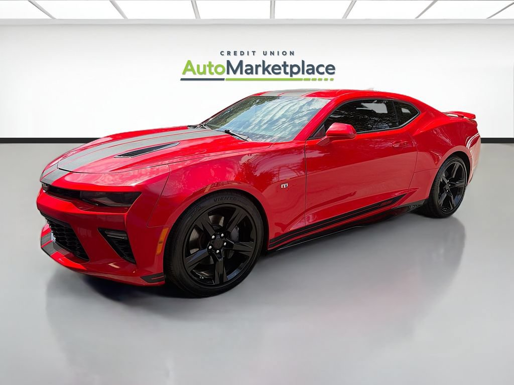 Used 2016 Chevrolet Camaro SS RWD image 3