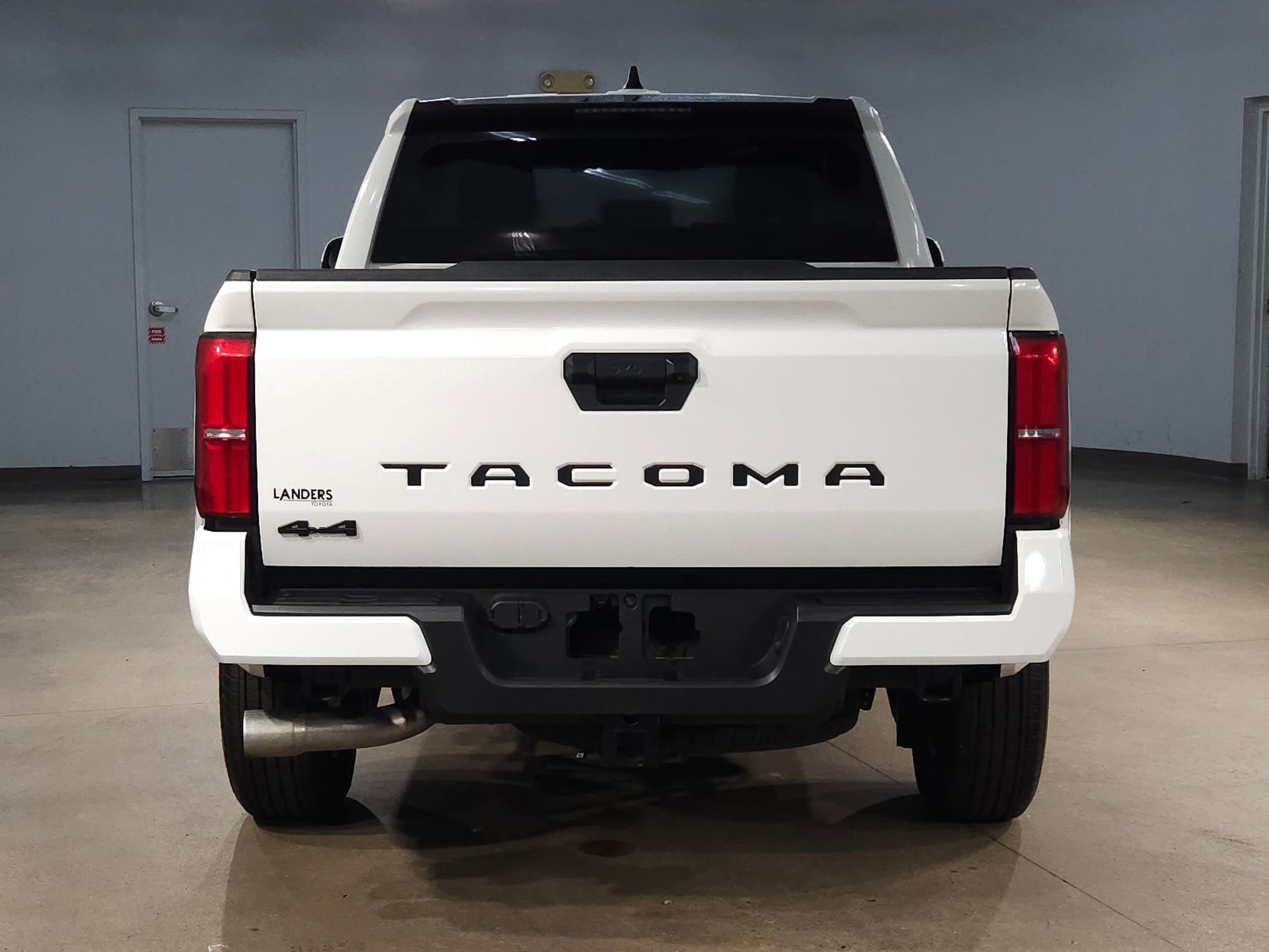 Certified 2026 Toyota Tacoma SR5 AWD/4WD image 6