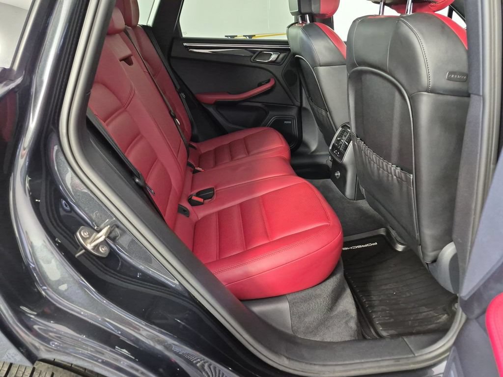 Used 2017 Porsche Macan GTS AWD/4WD image 38