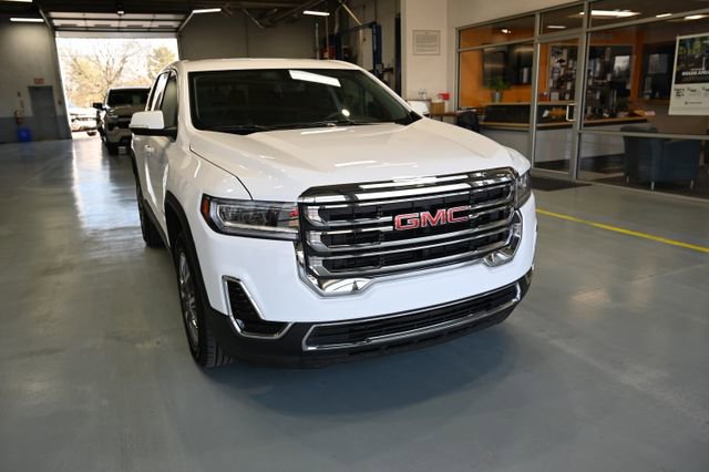 Used 2023 GMC Acadia SLE FWD image 3