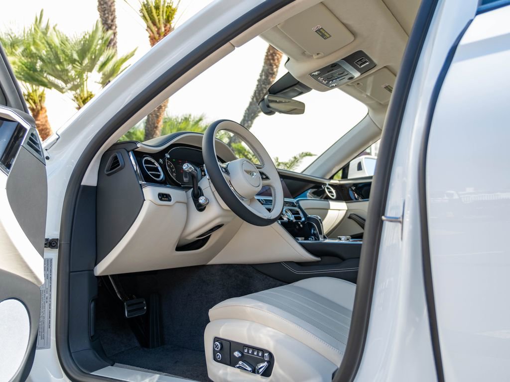 New 2026 Bentley Flying Spur Plug-In Hybrid AWD/4WD image 16