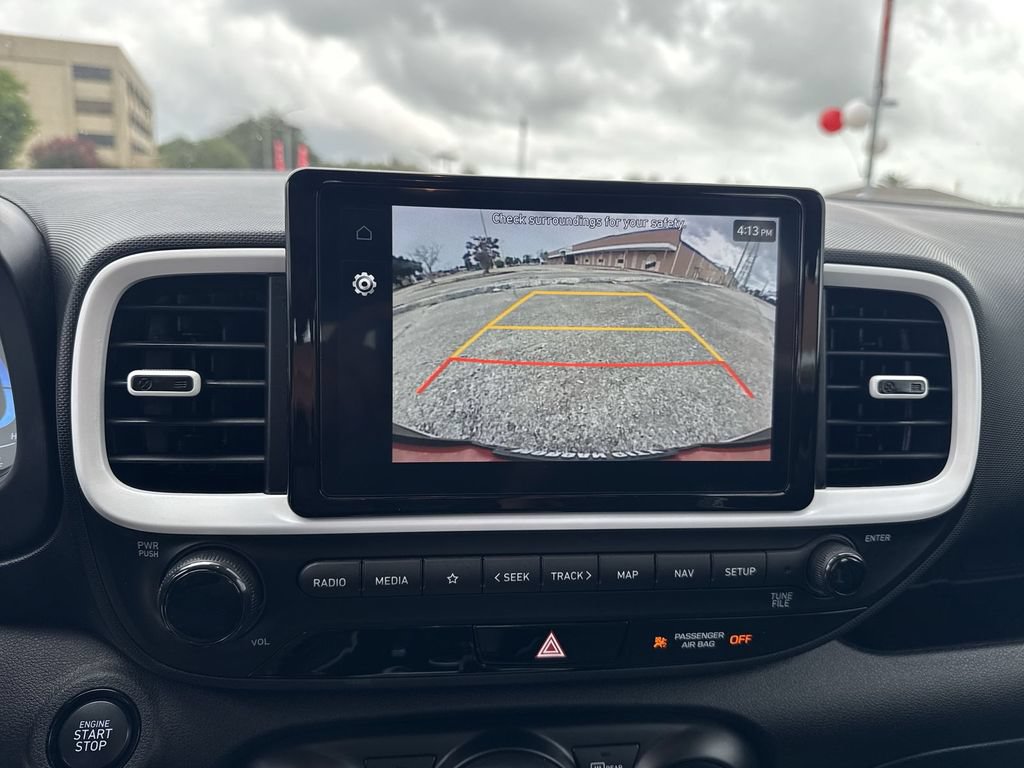 Used 2024 Hyundai Venue Limited FWD image 28
