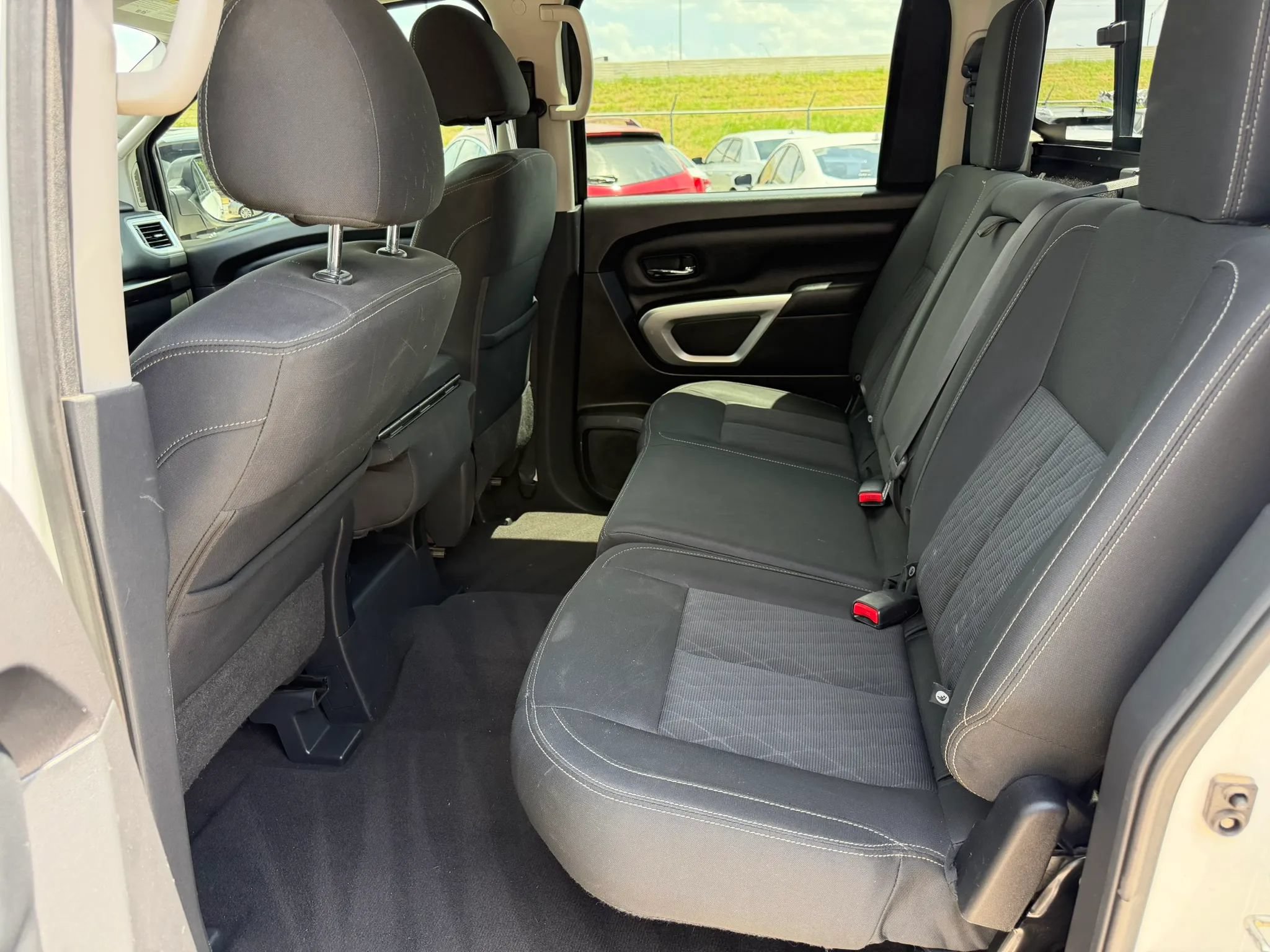 Used 2017 Nissan Titan SV RWD image 18