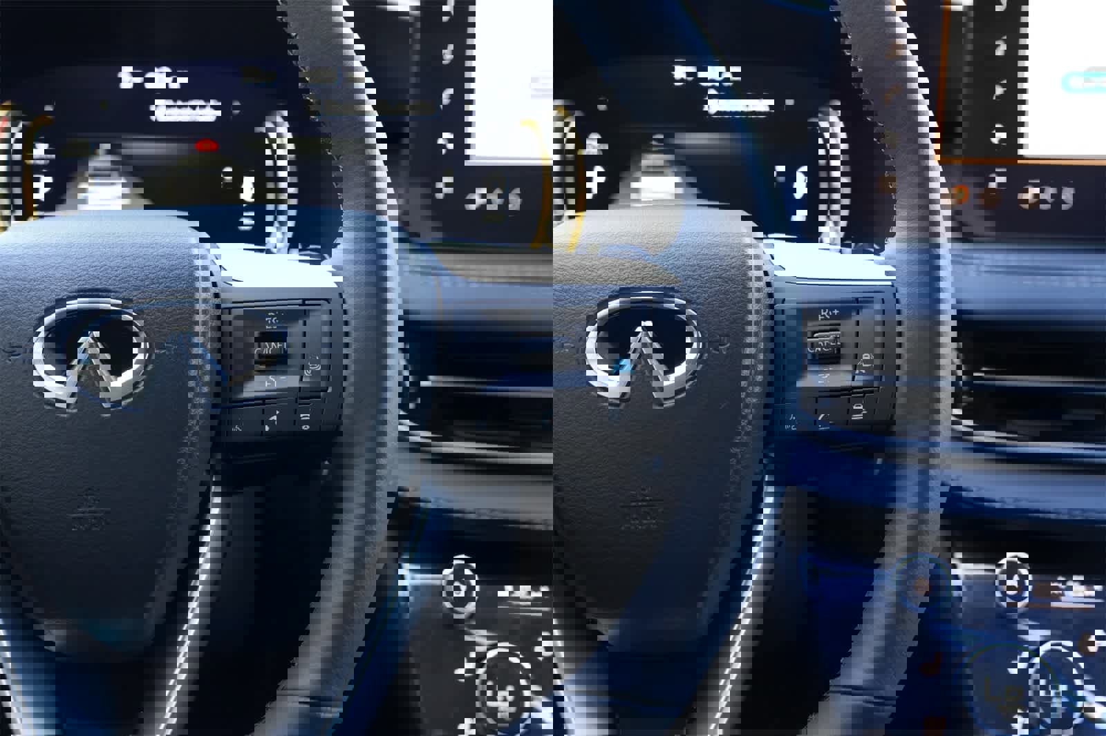 New 2026 INFINITI QX60 Luxe image 11