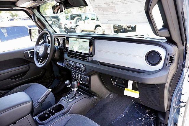 New 2025 Jeep Gladiator Sport S image 13