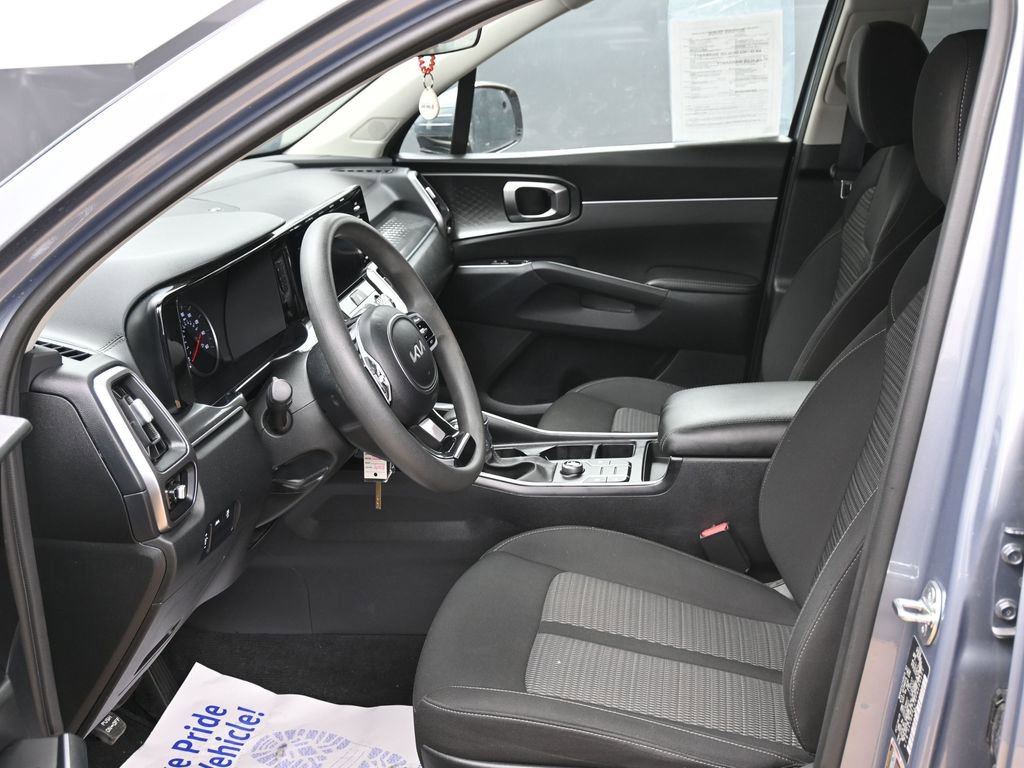 Used 2023 Kia Sorento LX FWD image 19