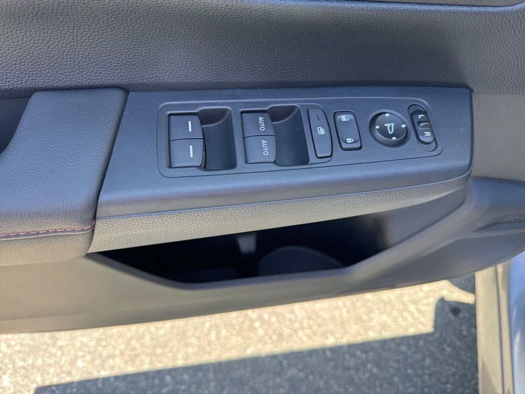 Used 2025 Honda CR-V Sport image 17