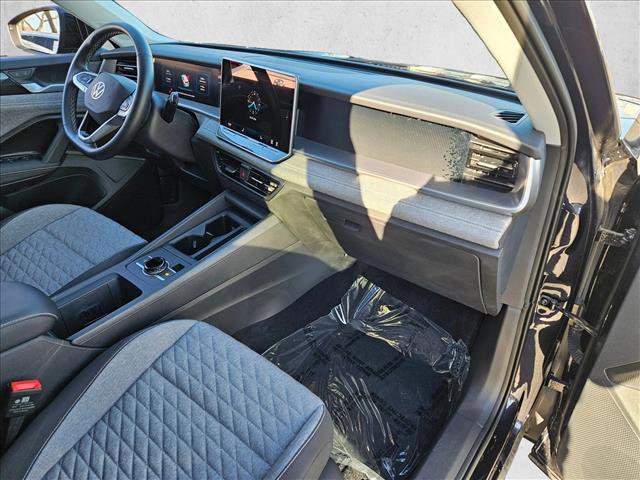 Used 2025 Volkswagen Tiguan S FWD image 19