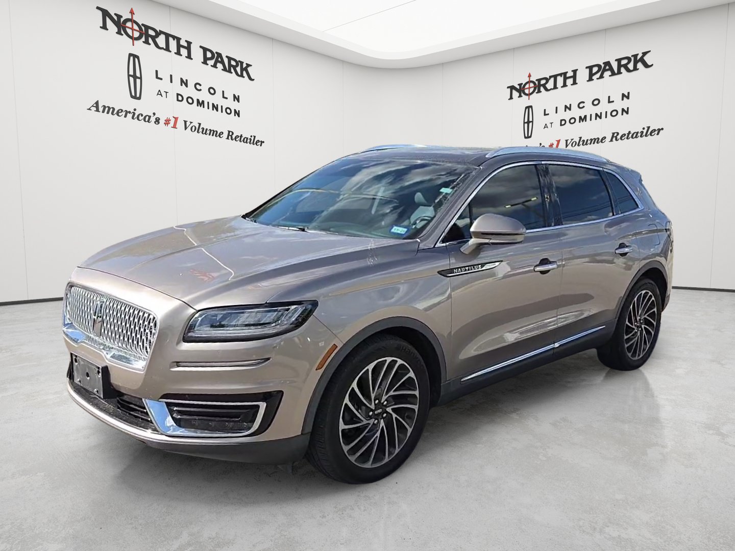 Used 2019 Lincoln Nautilus Reserve w/ Driver Assistance Package FWD image 1