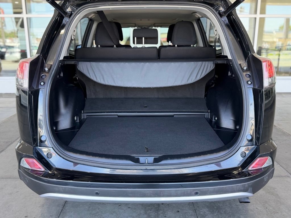 Certified 2018 Toyota RAV4 XLE w/ Convenience Package AWD/4WD image 15