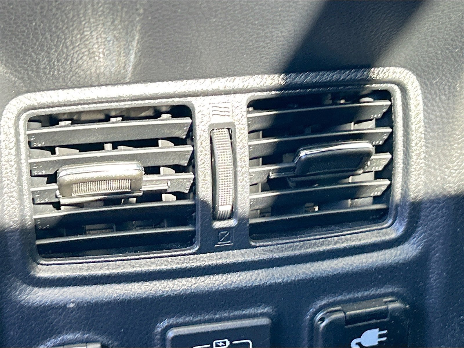 Used 2023 Nissan Titan PRO-4X w/ Pro-4x Convenience Package image 26