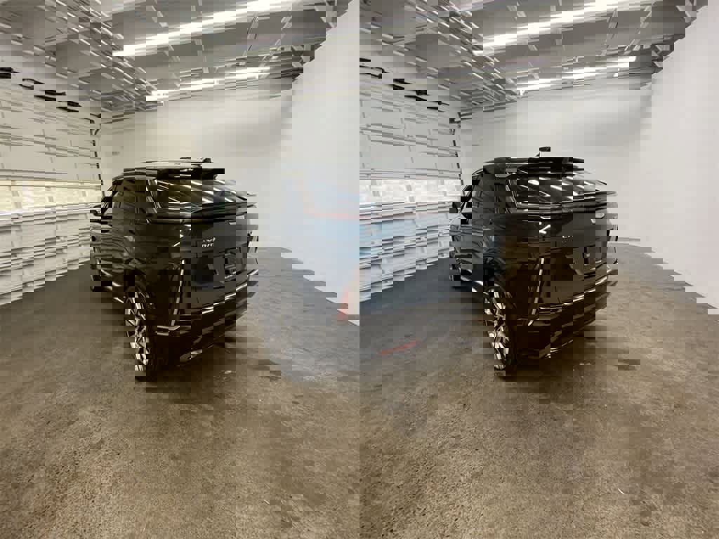 Certified 2025 Cadillac Lyriq Luxury image 4