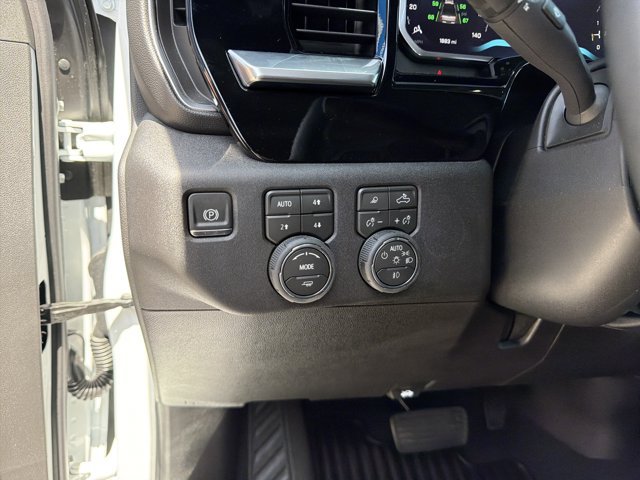 Used 2026 Chevrolet Silverado 2500 LT w/ Z71 Chrome Sport Edition AWD/4WD image 17