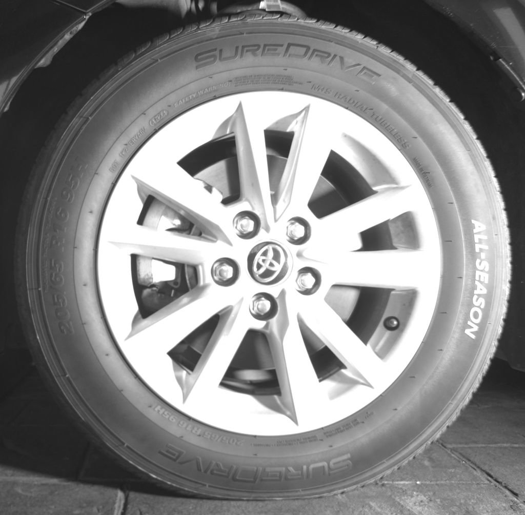 Used 2025 Toyota Camry LE FWD image 30