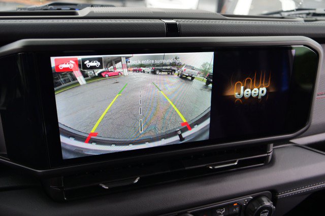 Used 2024 Jeep Wrangler Rubicon AWD/4WD image 19