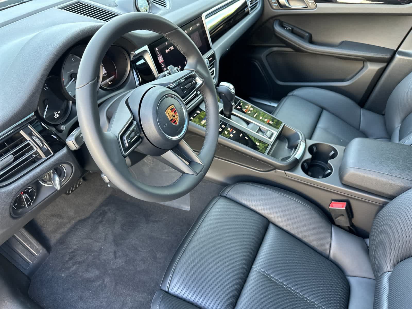 New 2026 Porsche Macan S AWD/4WD image 4