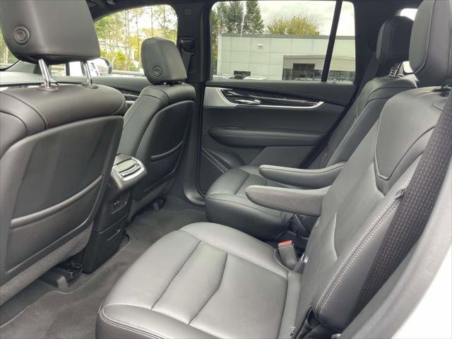 Used 2022 Cadillac XT6 Premium Luxury image 11