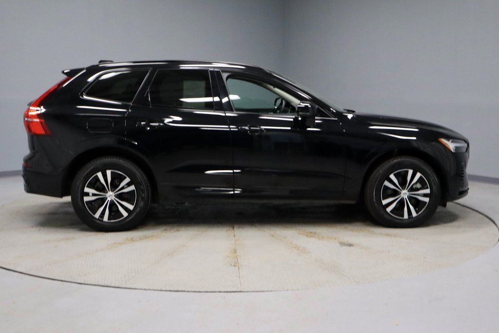 Used 2024 Volvo XC60 T8 Core image 11