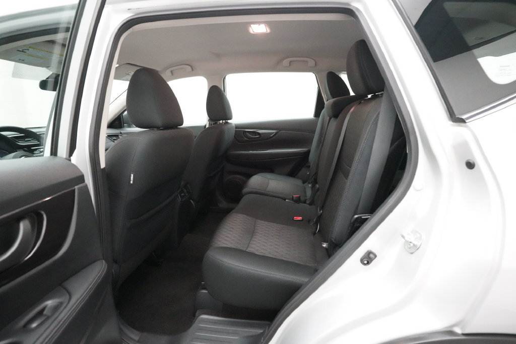 Used 2020 Nissan Rogue S AWD/4WD image 15