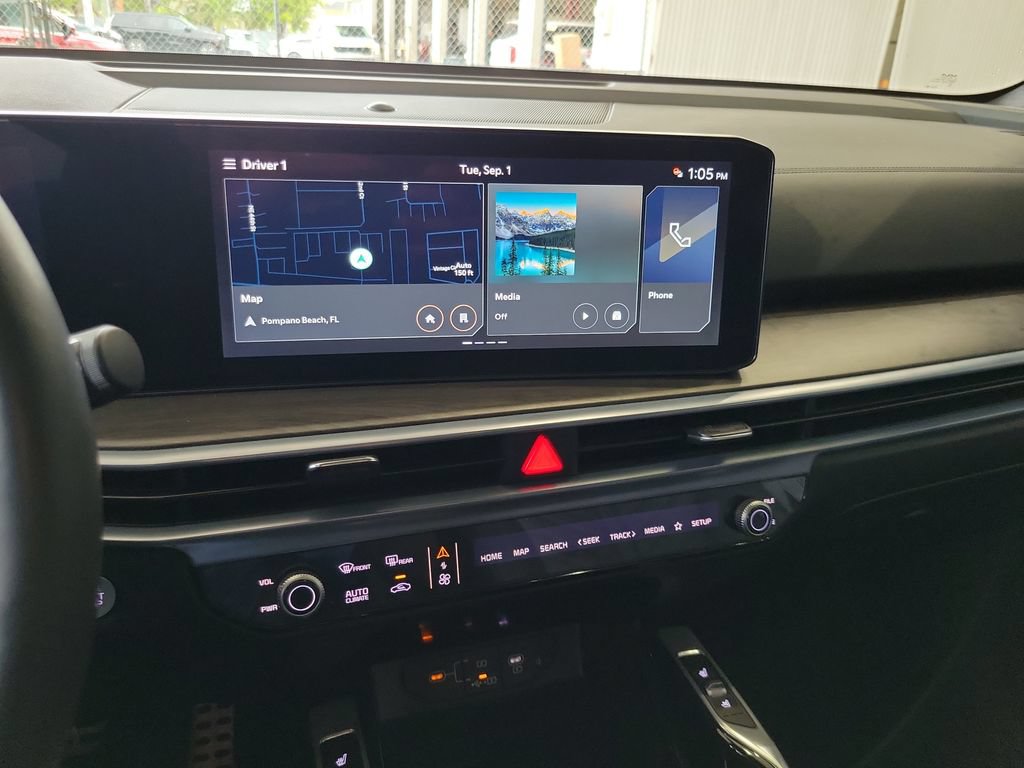 Certified 2024 Kia Sorento SX Prestige AWD/4WD image 25