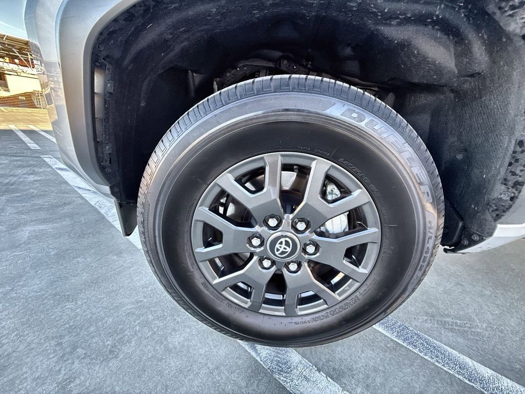 Used 2025 Toyota 4Runner SR5 image 32