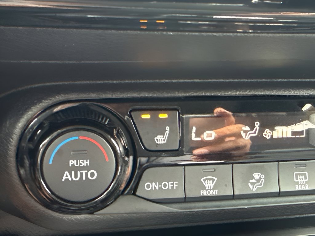 Used 2026 Nissan Kicks SV w/ SV Premium Package FWD image 26