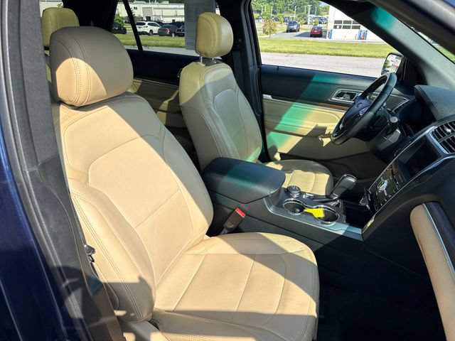 Used 2016 Ford Explorer Limited w/ Equipment Group 301A AWD/4WD image 14